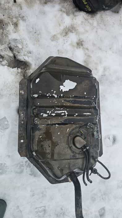 Nissan Patrol y61/y60  zbiornik paliwa