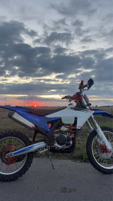 Asix xr99 jak nowy !! 9 600 tys jak nowy !! Odbiór od poniedziałku