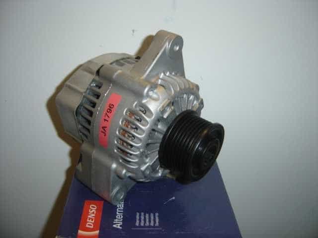 Alternator Toyota Hilux 2.5 D4D    Hiace 2.5D   Land Cruiser 3.0 D-4D