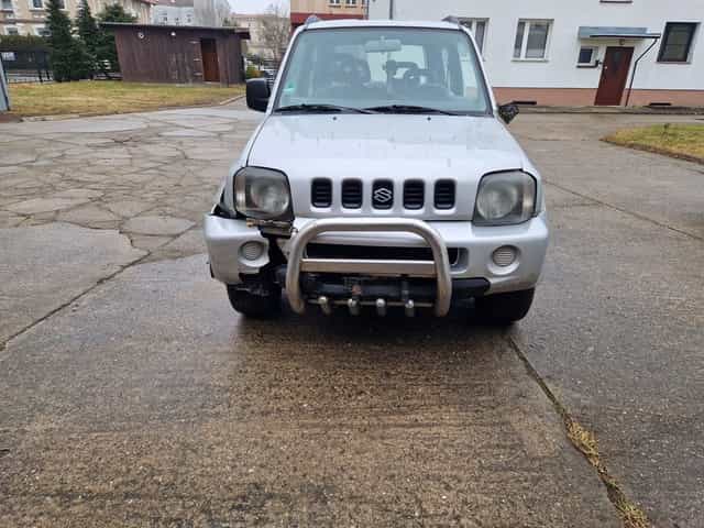 Suzuki jimny 4x4 uszkodzony