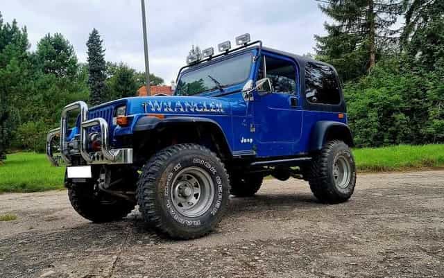 Jeep Wrangler 2,5 4x4 Hardtop 3 dachy lift zawieszenia wyciągarka rury