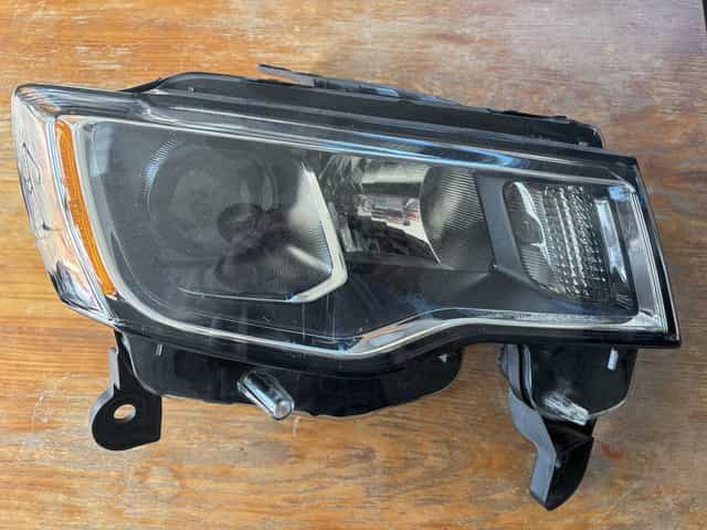 Lampa Jeep Grand Cherokee