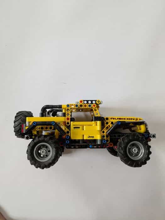 Złożony LEGO Technic 42122 Jeep Wrangler