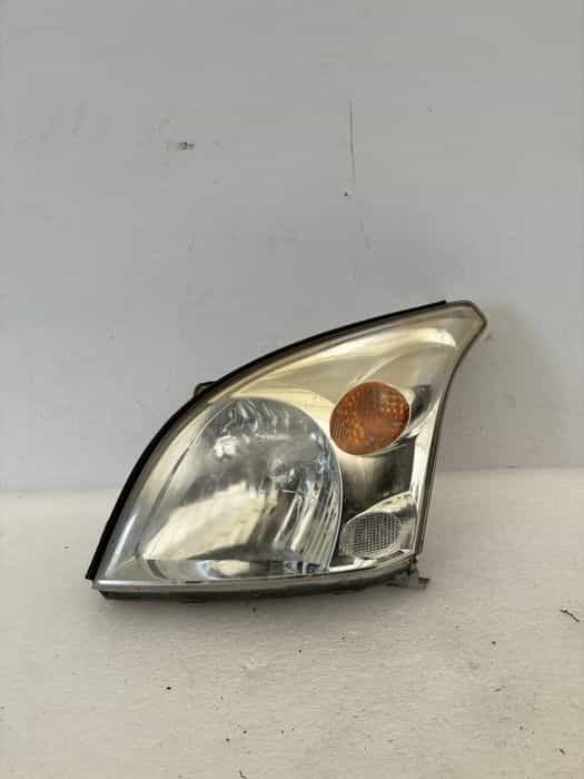 Toyota Land Cruiser 120 J120 02- lampa lewy przód lewa przednia