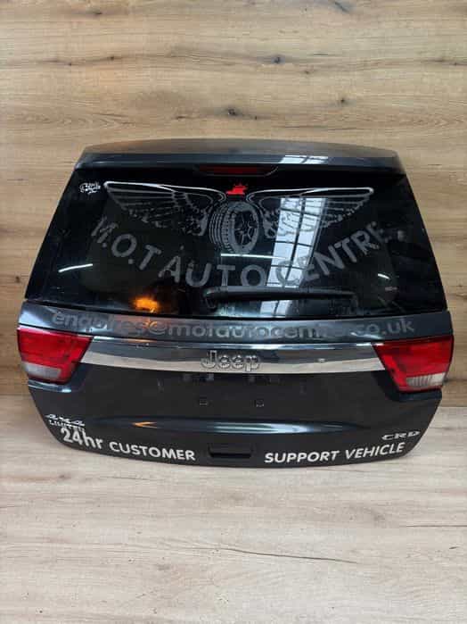 klapa bagażnika jeep grand cherokee wk2