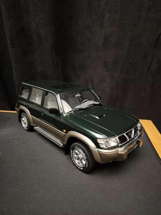 Model auta Nissan Patrol Y61 OT433
