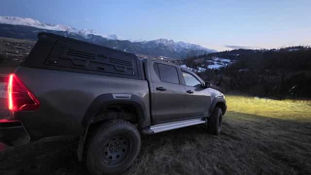 Hardtop Toyota Hilux Pokrywa Zabudowa Aluminium AluCab Nowy Toyota