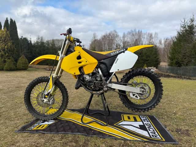 Suzuki rm125 Racing Machine