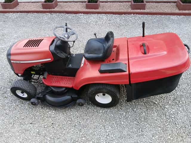 Traktorek  Kosiarka  Husqvarna  Briggs &  Stratton  15,5KM.  manual.W ofercie inne marki.