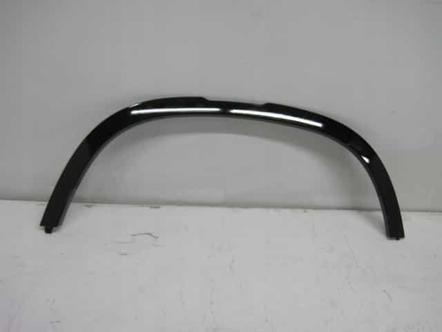 LISTWA BŁOTNIKA PRZÓD STRONA PRAWA LAND ROVER DEFENDER L8B2-16A074-BX