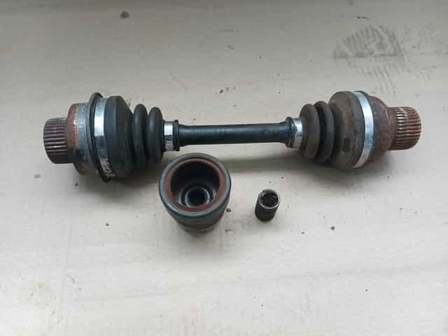 Yamaha Grizzly 660 wał napędowy przedni CZĘŚCI