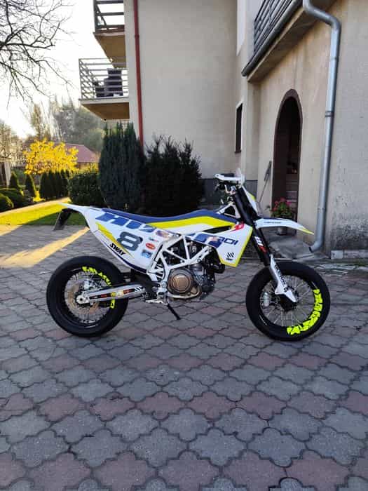 Husqwarna 701 supermoto