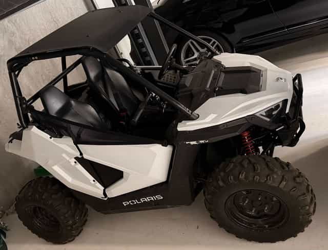 Polaris RZR 200 - buggy dla dzieci, biały
