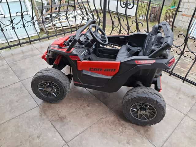 Buggy Can-Am Maverick 24V 4x4 800W pilot – jak nowe