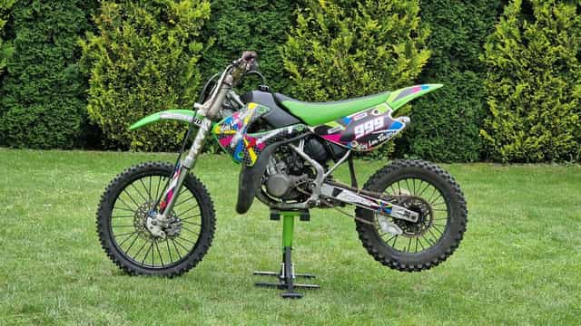 Motocykl cross Kawasaki kx85