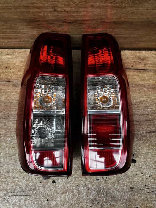 lampa tylna prawa kewa nissan navara d40