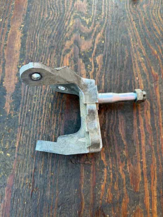 lewa zwrotnica przod przednia kola wahacza kawasaki KFX 700 r 04-11