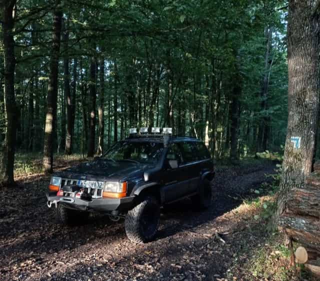 Jeep Grand Cherokee ZJ 4.0 4x4 – przygotowany do off-roadu!