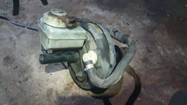 Suzuki Samurai Samuraj serwo pompa hamulcowa lucas