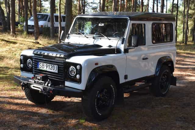 Land Rover Defender 90  2.2 td4  IDEALNY  VAT-1