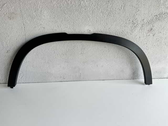 Land Rover Defender L663 20- Listwa Błotnik Prawa Przód L8B2-16A074-AX