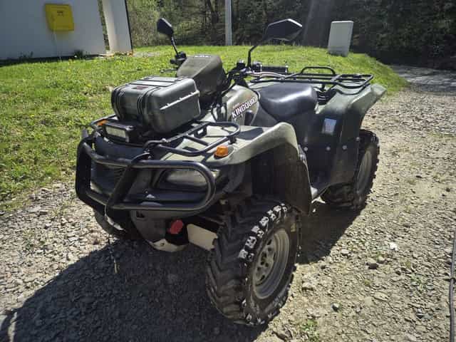 Suzuki Kingquad 750 pług Wyciagarka hak 4x4