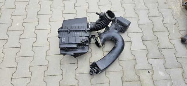 filtr powietrza kompletny Jeep Cherokee KL 20r 3.2