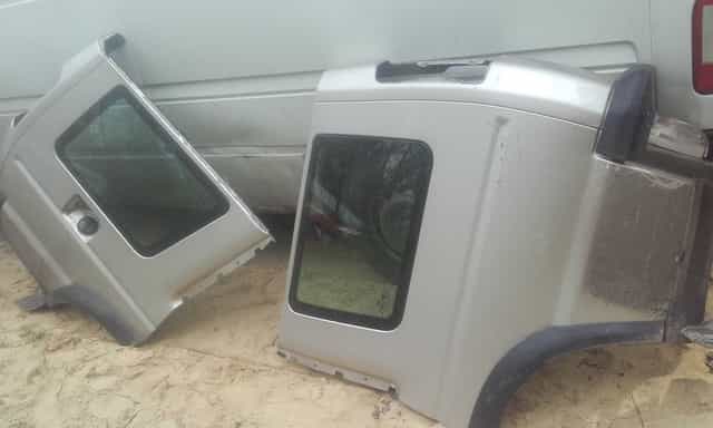 land rover discovery td5 ii lewy tyl blotnik tylni szyba