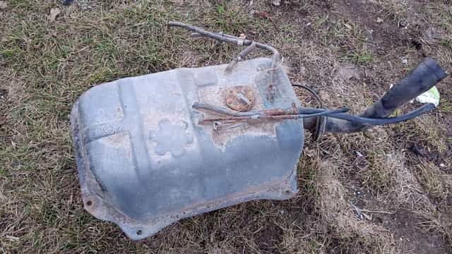 Suzuki Samurai Samuraj zbiornik paliwa bak