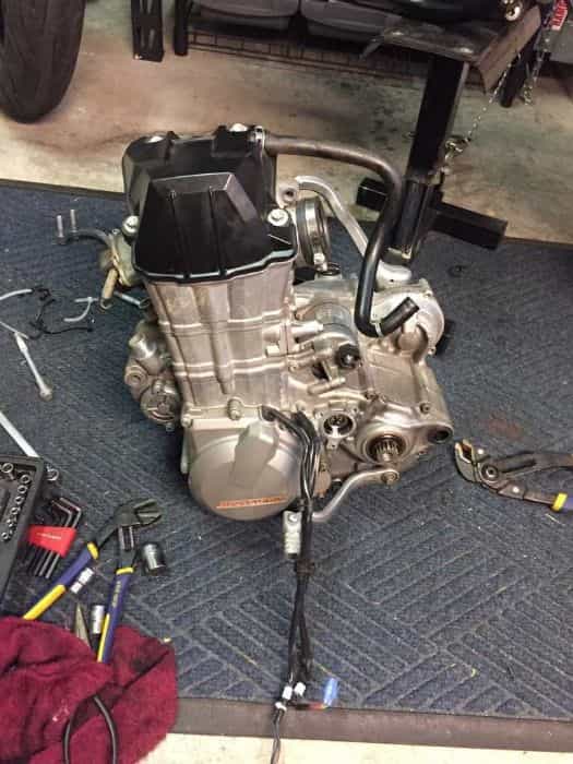 ktm exc 450 08 na czesci kartery skrzynia cylinder wal magneto glowica