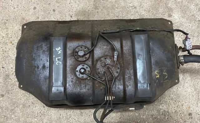 Toyota Land Cruiser 90 95 3.4 V6  ZBIORNIK PALIWA  BAK