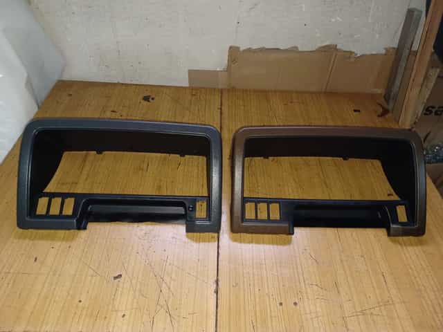 Nissan Patrol Y60 obudowa licznika szara lub brązowa