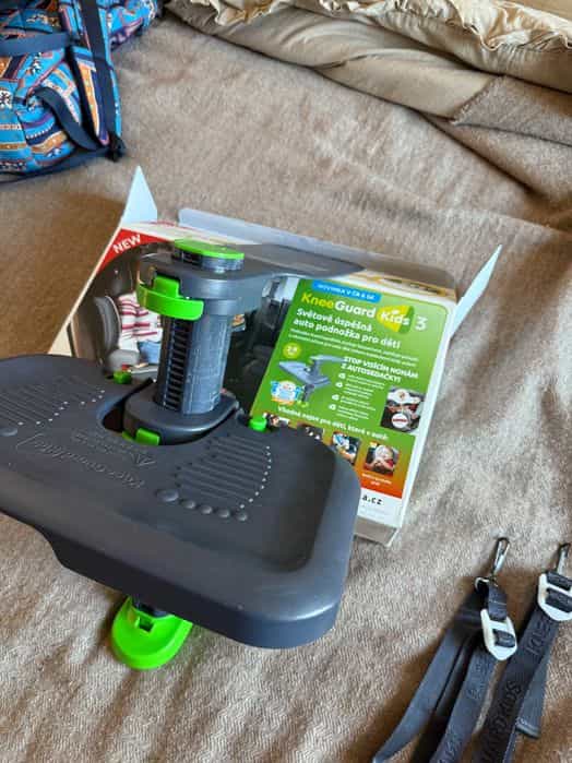 KneeGuardKids 3 podnóżek do fotelika