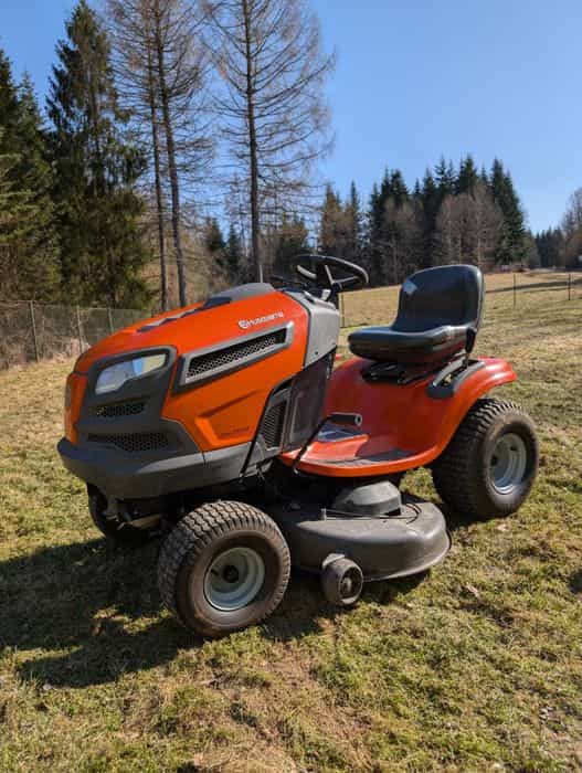 Traktorek Husqvarna YTH21k46