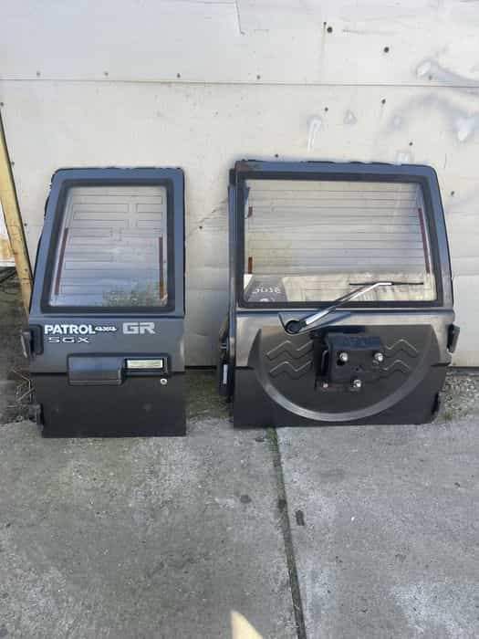 Drzwi nissan patrol y60 tyl klapa