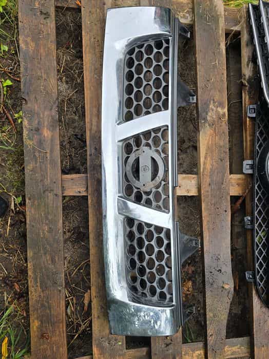 grill Nissan Navara D22 2002-