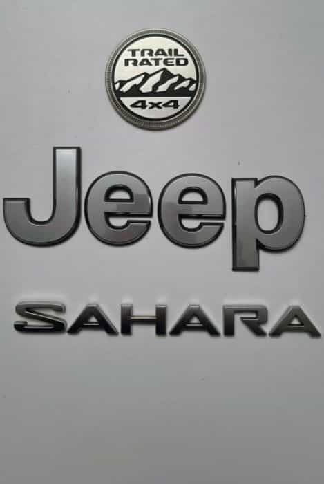Jeep Wrangler Sahara emblemat