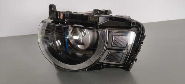 Lampa Przod Land Rover Defender II 2020-> Europa