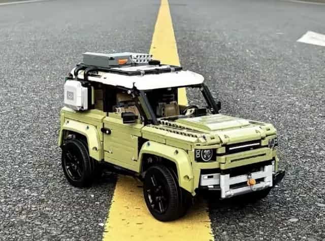 DEFENDER Land Rover / 2573 elementow / klocki technic / samochod