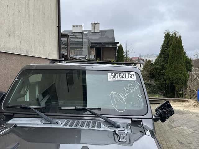 Jeep Wrangler JL 18- Ramka przedniej szyby czołowa ramka