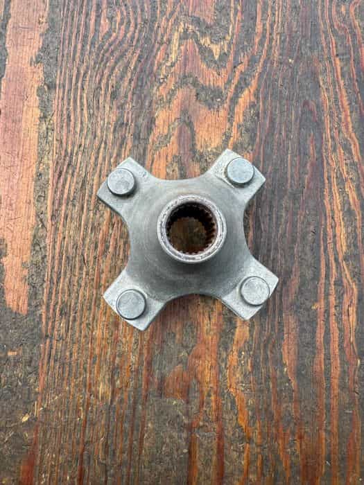 krzyzak piasta kola oski napedu tyl tylni kol Kawasaki kfx 450 r 08-14