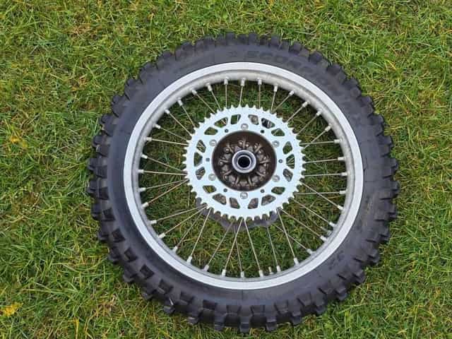Tył tylne koło 19' oś 25mm Kawasaki KX KXF 125 / 250 / 450 r. 06-18