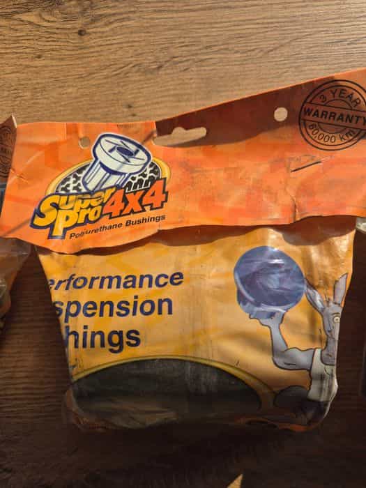komolet silentblock wahaczy Toyota Land Cruiser LC70 gumy zawieszenia