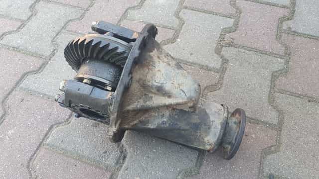 Suzuki Samurai Samuraj dyferencjal dyfer kosz 4 satelitowy satelity