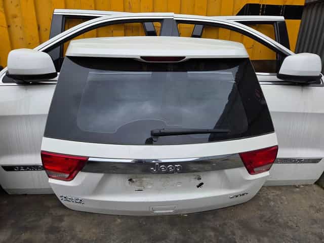 Jeep Grand Cherokee WK2 kompletna klapa bagażnika