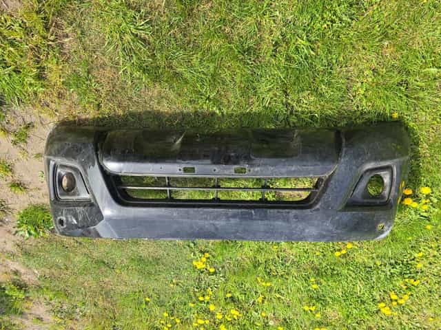 zderzak przód Nissan Navara 2015-