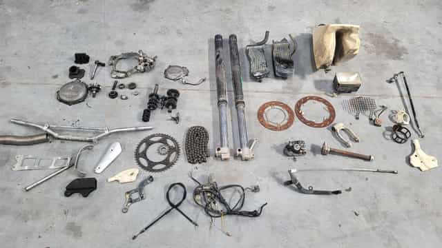 Ktm exc gs 250 1992 czesci dekiel skrzynia lagi zbiornik chlodnica lampa  naped tarcza krucie...