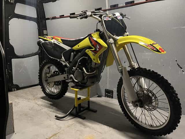 Suzuki RM-Z 250 4T motocross cross użytkowany rekreacyjnie