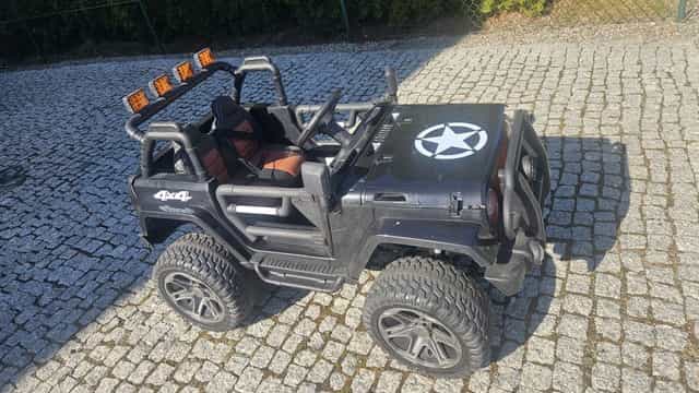 Autko  Jeep Wrangler
