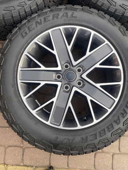 Koła 20/8 cali Jeep Wrangler Mopar